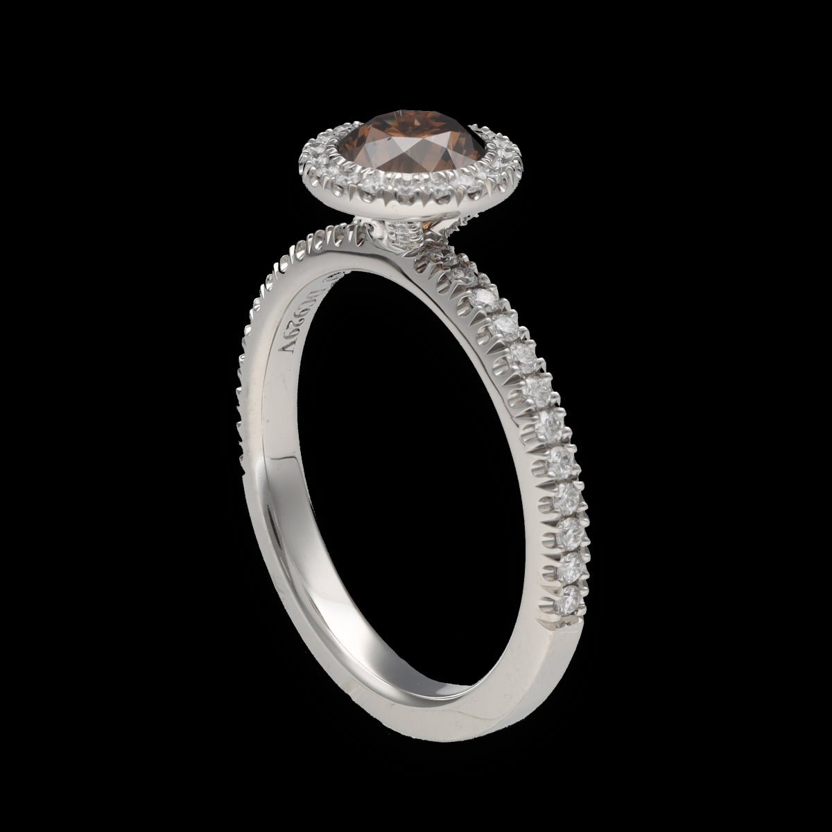 Solitaire De Beers en Platine AURA avec diamant Fancy Dark Brown de 2020. Full set. Taille 55. - Castafiore