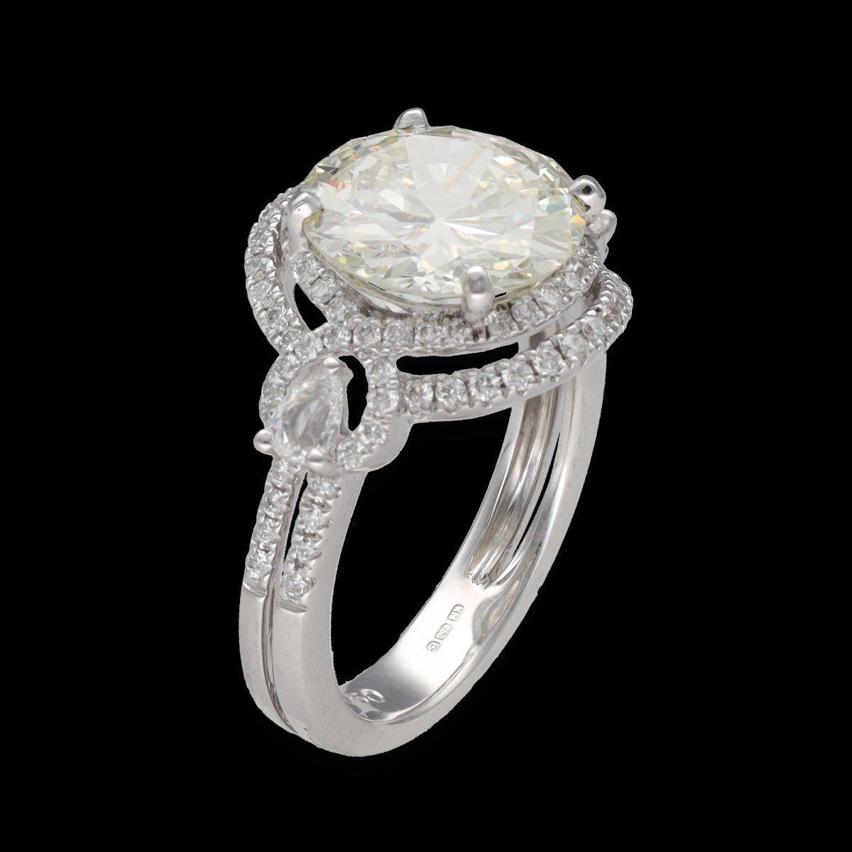 Solitaire diamant 3,53 Cts L - VVS2 (HRD) en or gris 18 Cts. Taille 52 - 53. - Castafiore