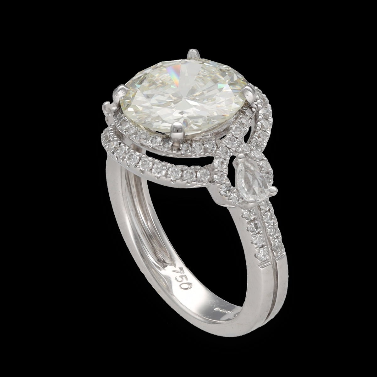 Solitaire diamant 3,53 Cts L - VVS2 (HRD) en or gris 18 Cts. Taille 52 - 53. - Castafiore