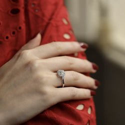 Solitaire Diamant taille Coussin de 0,94 Cts K - VS2. Platine. Taille 52. - Castafiore