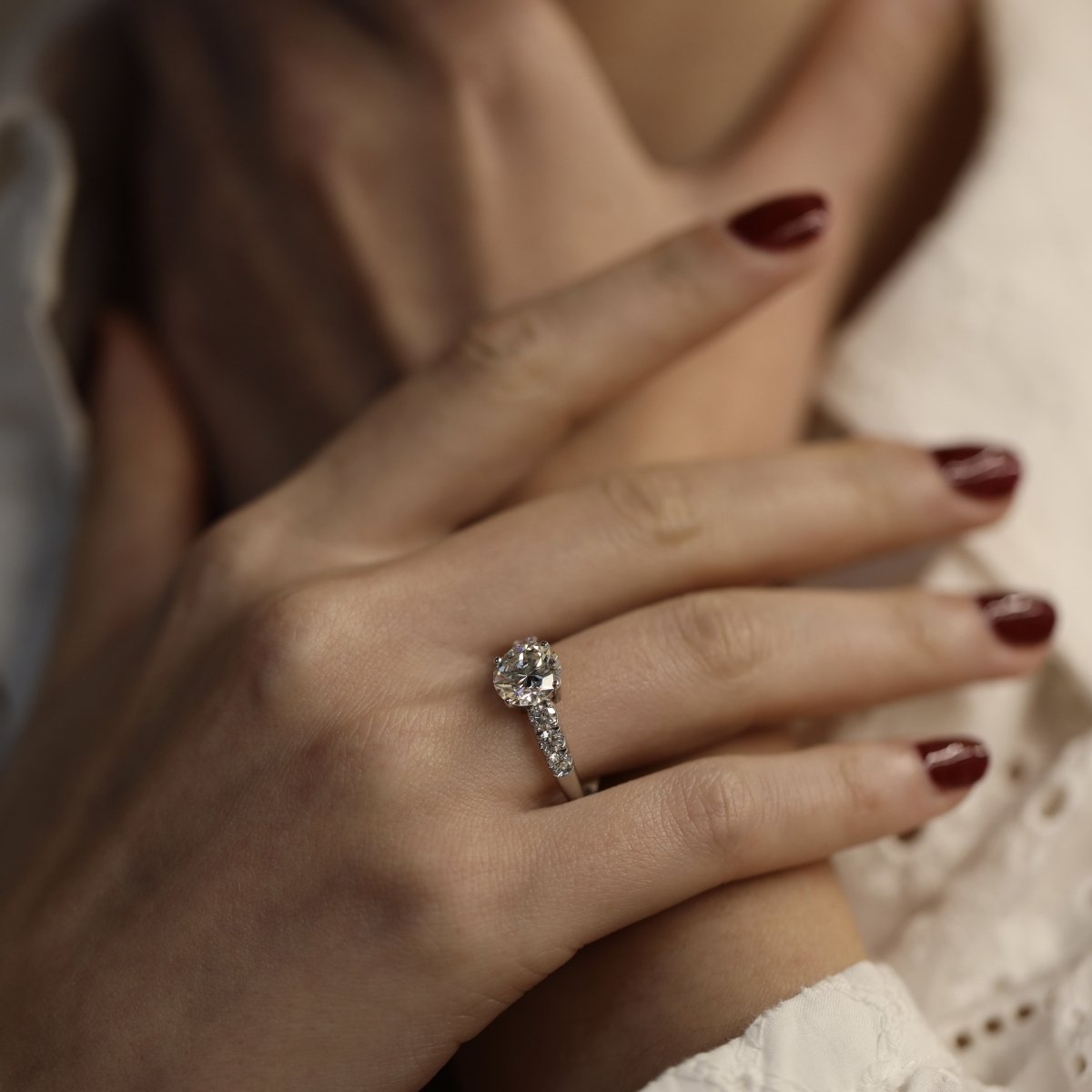 Solitaire en or gris 18K avec diamant brillant de 1,73 ct H - SI2 (HRD) - Castafiore