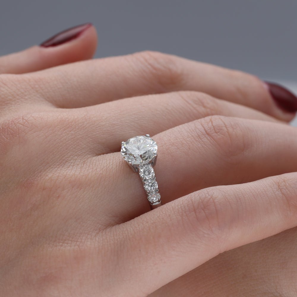 Solitaire en or gris 18K avec diamant brillant de 1,73 ct H - SI2 (HRD) - Castafiore