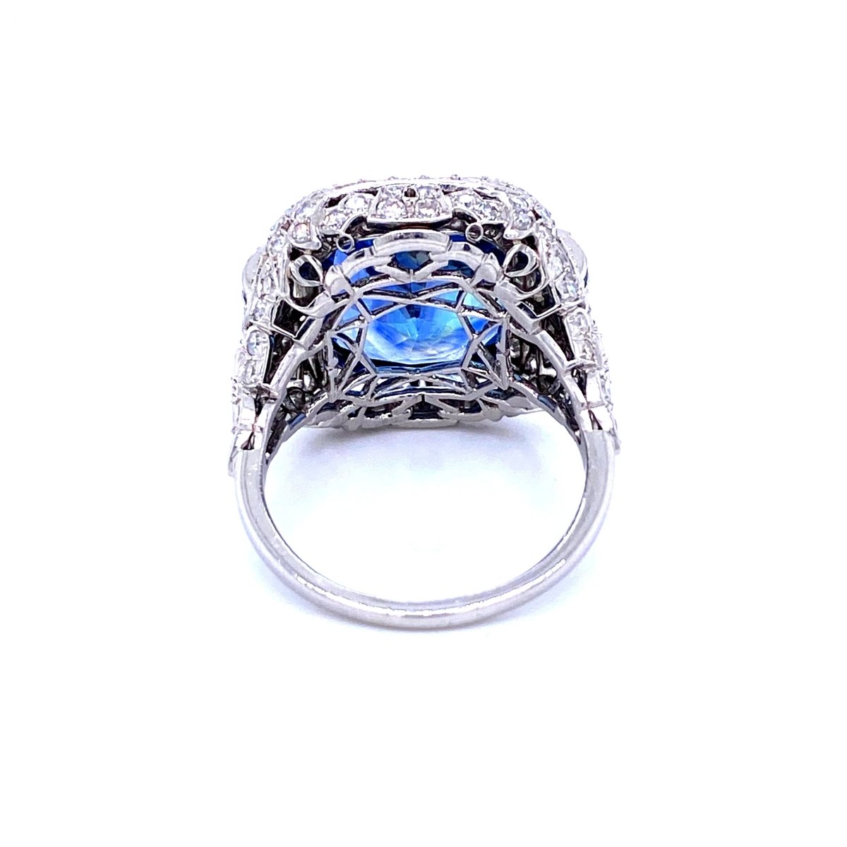 Ssef/Gubelin Certified 17 Carat Sapphire Art Deco Diamond Platinum Ring - Castafiore