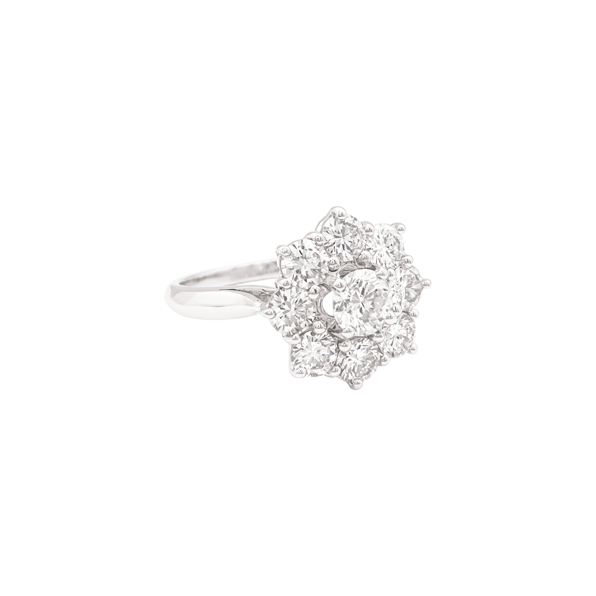 Bague Marguerite en or blanc et platine, sertie de diamants.