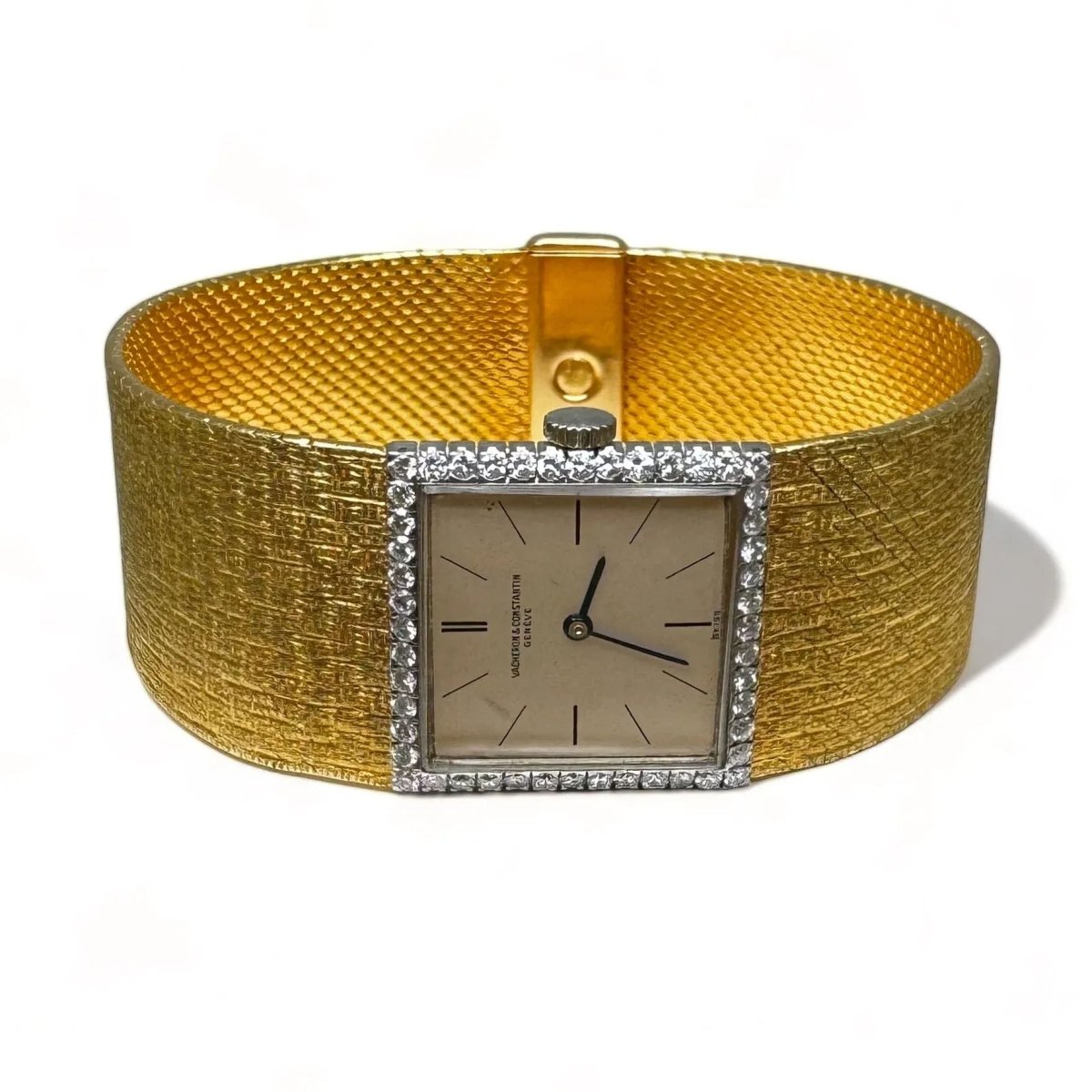 Vacheron Cosnstantin Montre bracelet de dame en or jaune pavée de diamants. - Castafiore