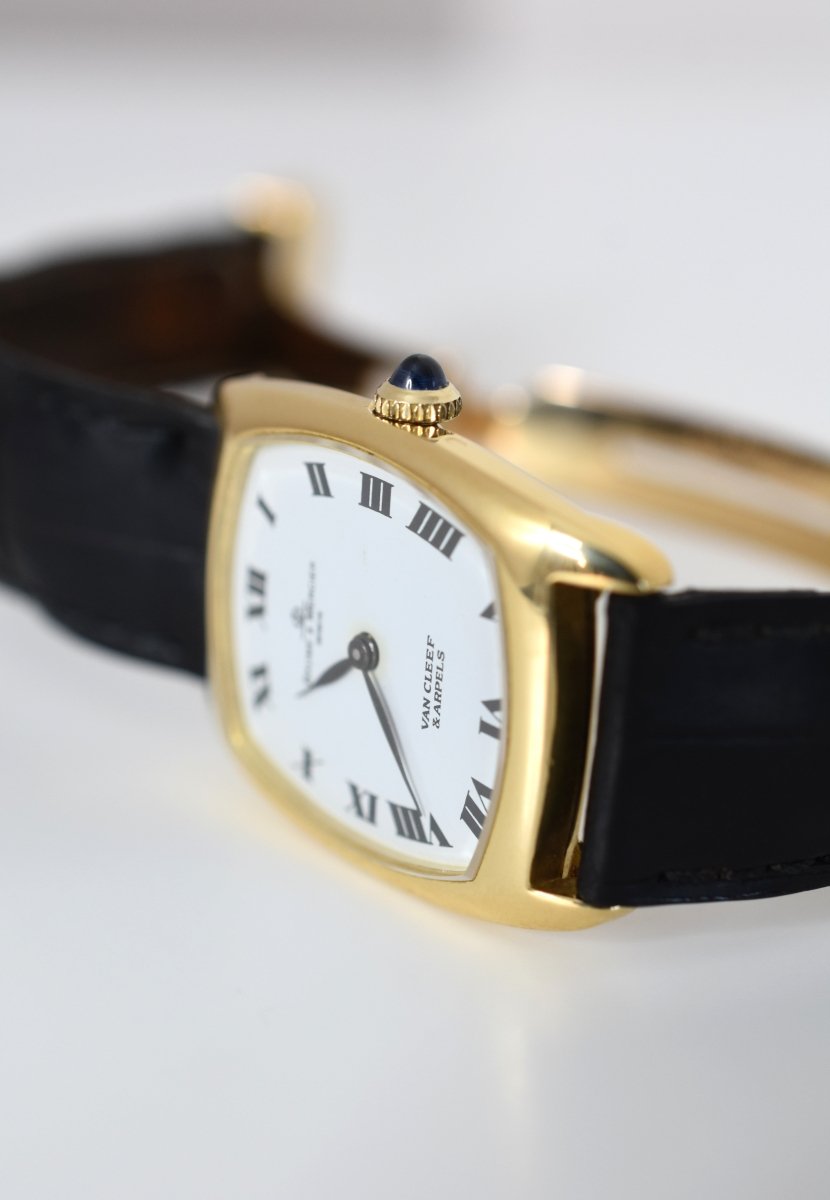 Van Cleef& Arpels avec Baume&Mercier, double signature, or jaune 18 carats, vers 1970 - Castafiore