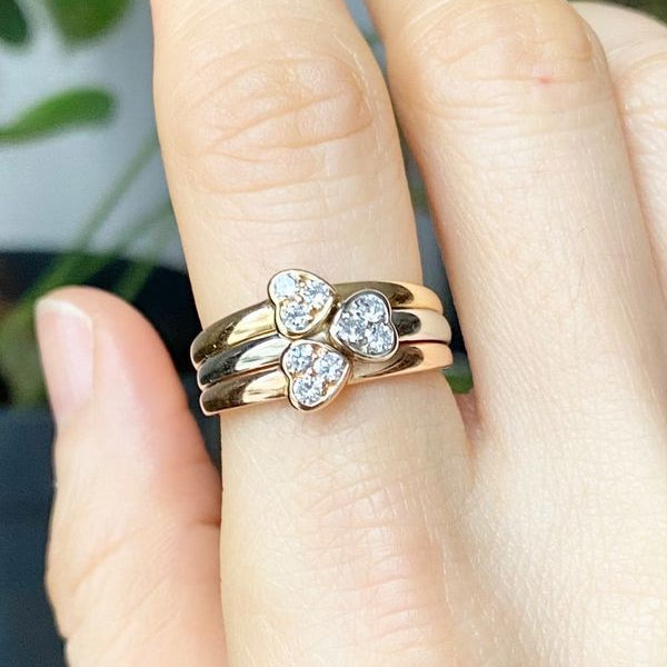 VAN CLEEF & ARPELS Bague trois cœurs en or trois couleurs 18k - Castafiore