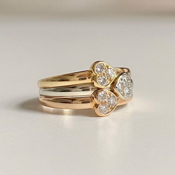 VAN CLEEF & ARPELS Bague trois cœurs en or trois couleurs 18k - Castafiore