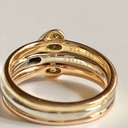VAN CLEEF & ARPELS Bague trois cœurs en or trois couleurs 18k - Castafiore