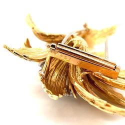 Van Cleef & Arpels Diamond Gold Floral Motif Brooch - Castafiore