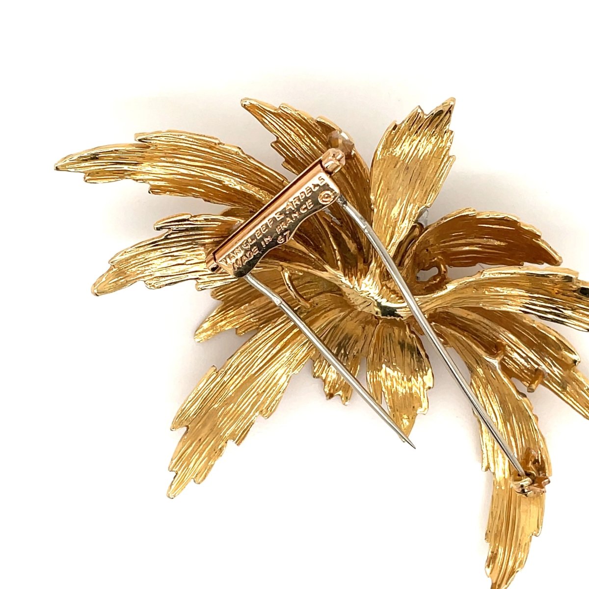 Van Cleef & Arpels Diamond Gold Floral Motif Brooch - Castafiore