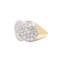 Bague or jaune, platine et diamants poire et brillant.