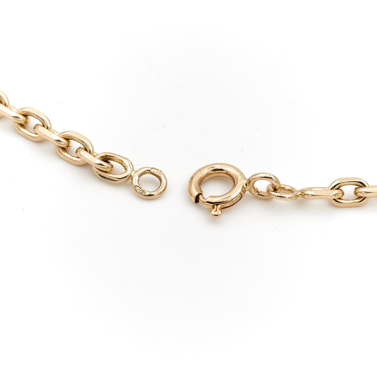 Cable link chain necklace in yellow gold