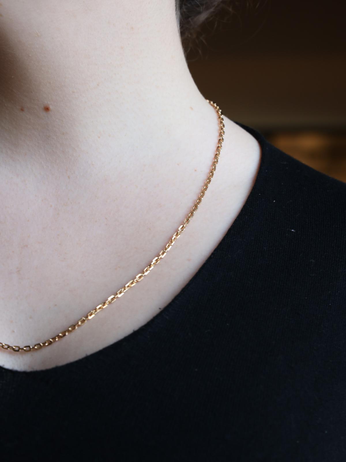 Cable link chain necklace in yellow gold
