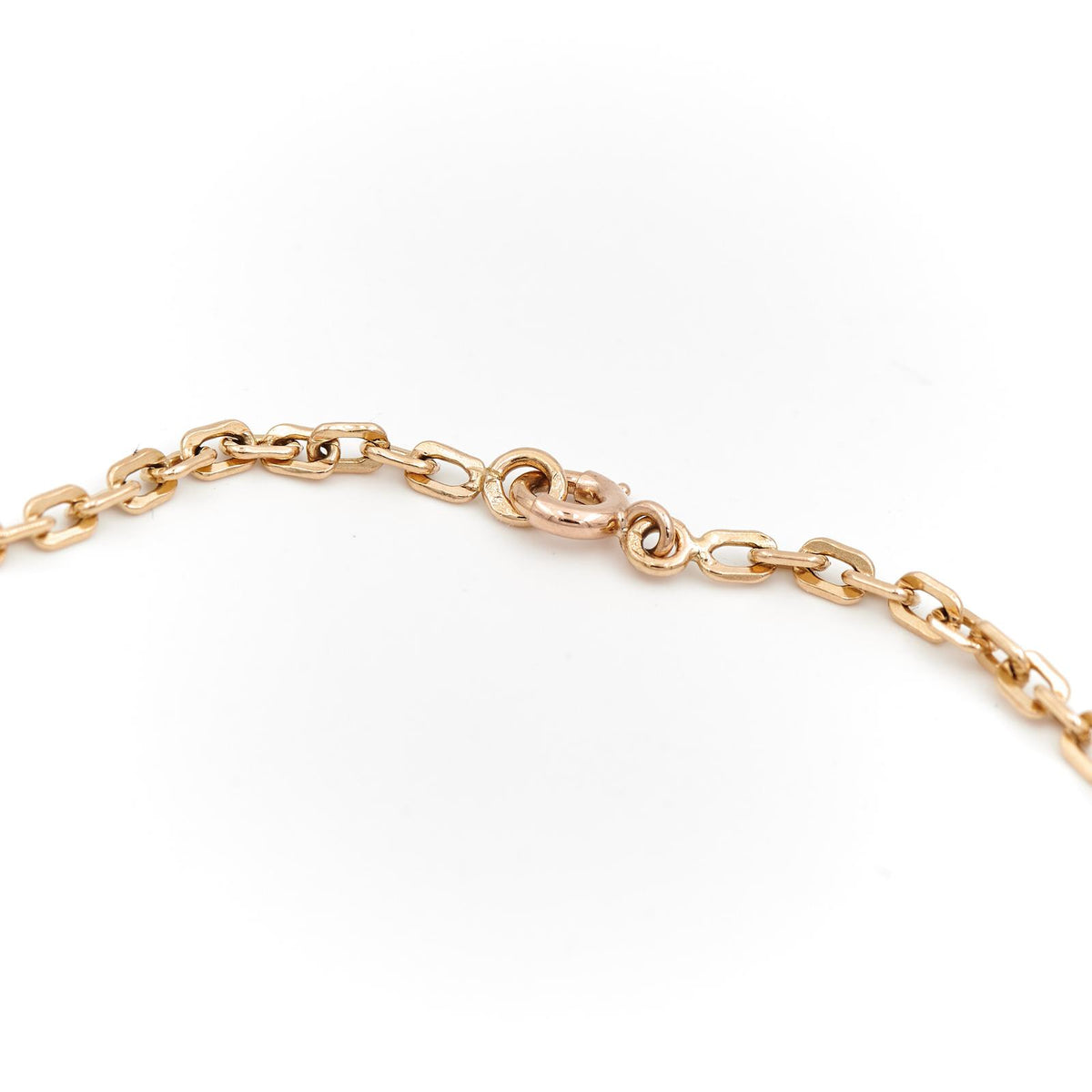 Cable link chain necklace in yellow gold