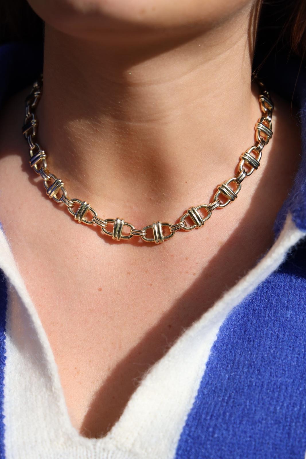 Navy mesh chain necklace in yellow gold