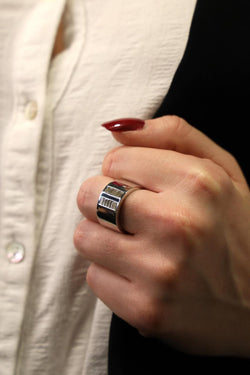 Bandeau ring in white gold and diamonds