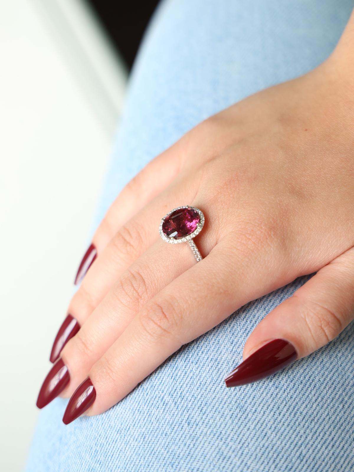 Pompadour ring in white gold and pink tourmaline
