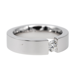 White gold and diamond ring