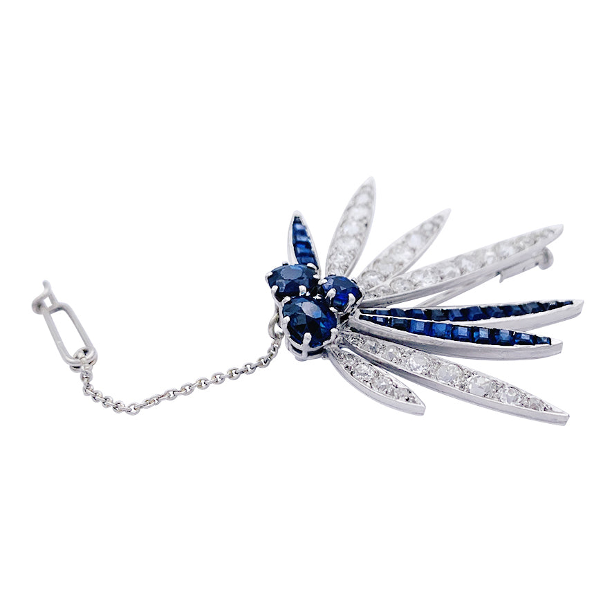 Platinum brooch set with diamonds and sapphires, Circa 1925