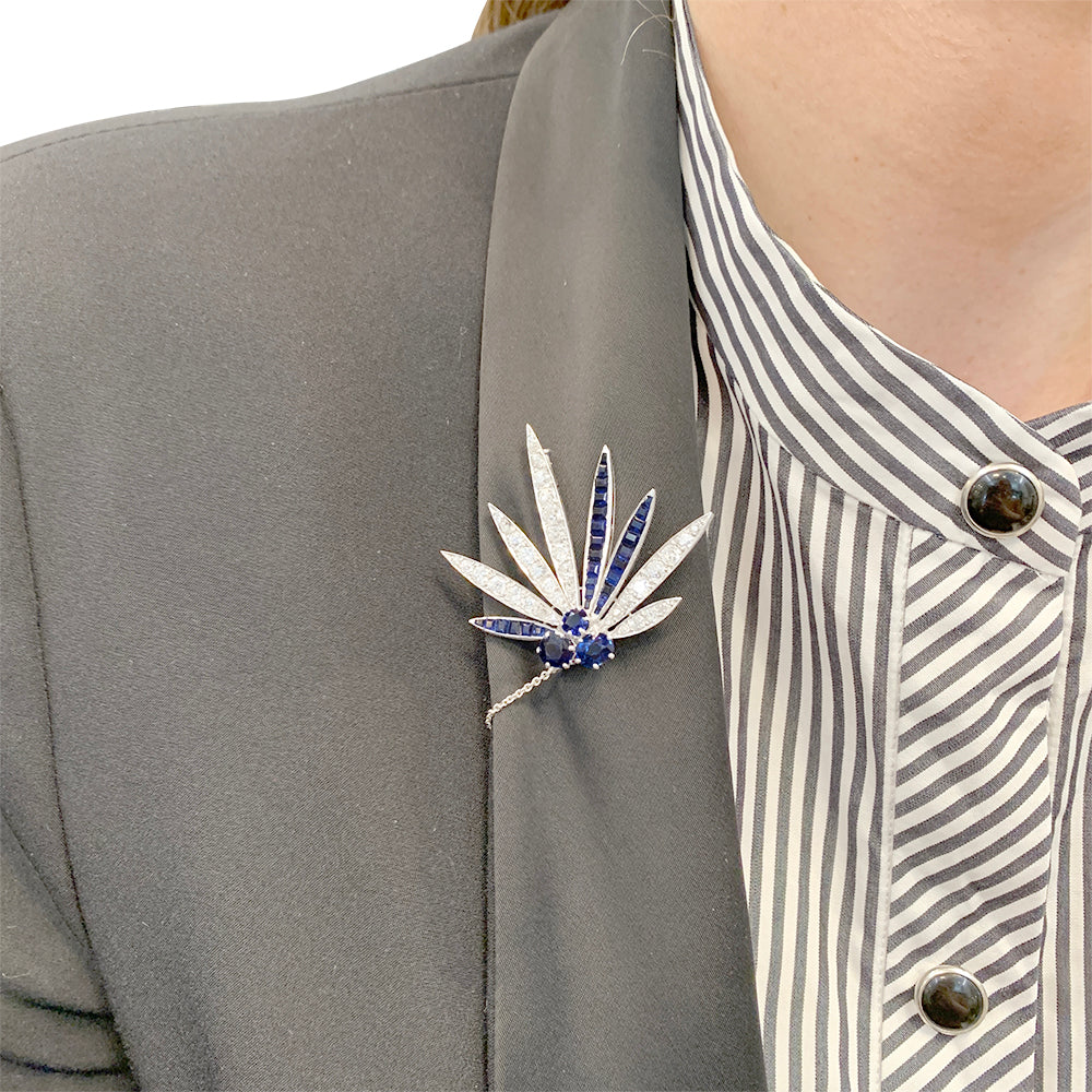 Platinum brooch set with diamonds and sapphires, Circa 1925
