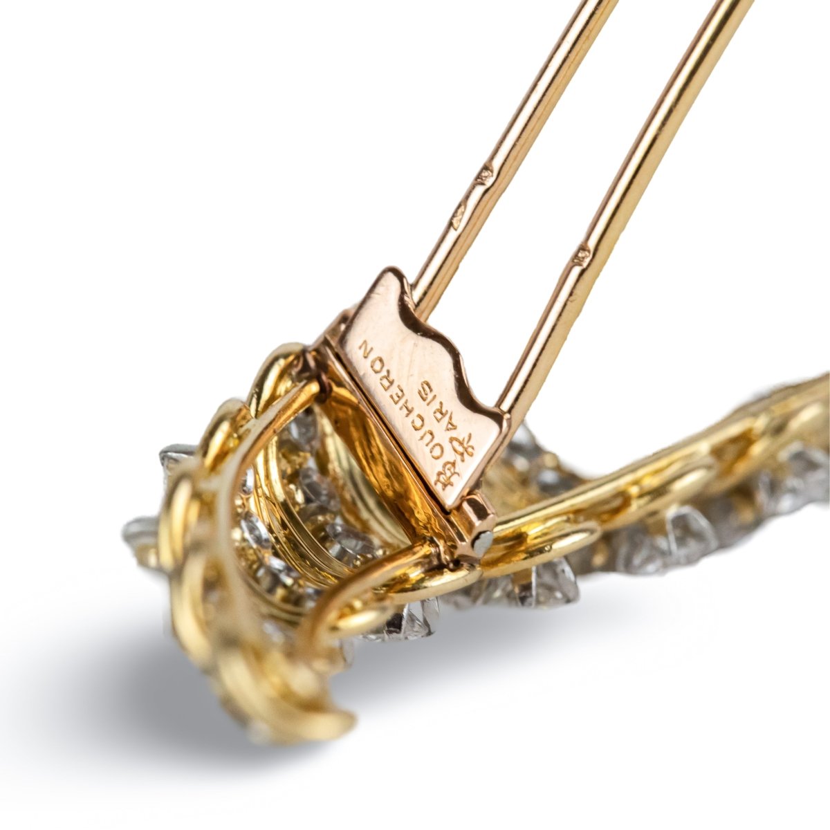 AVANT-PREMIÈRE - Broches Épingle BOUCHERON en or jaune et diamants - Castafiore