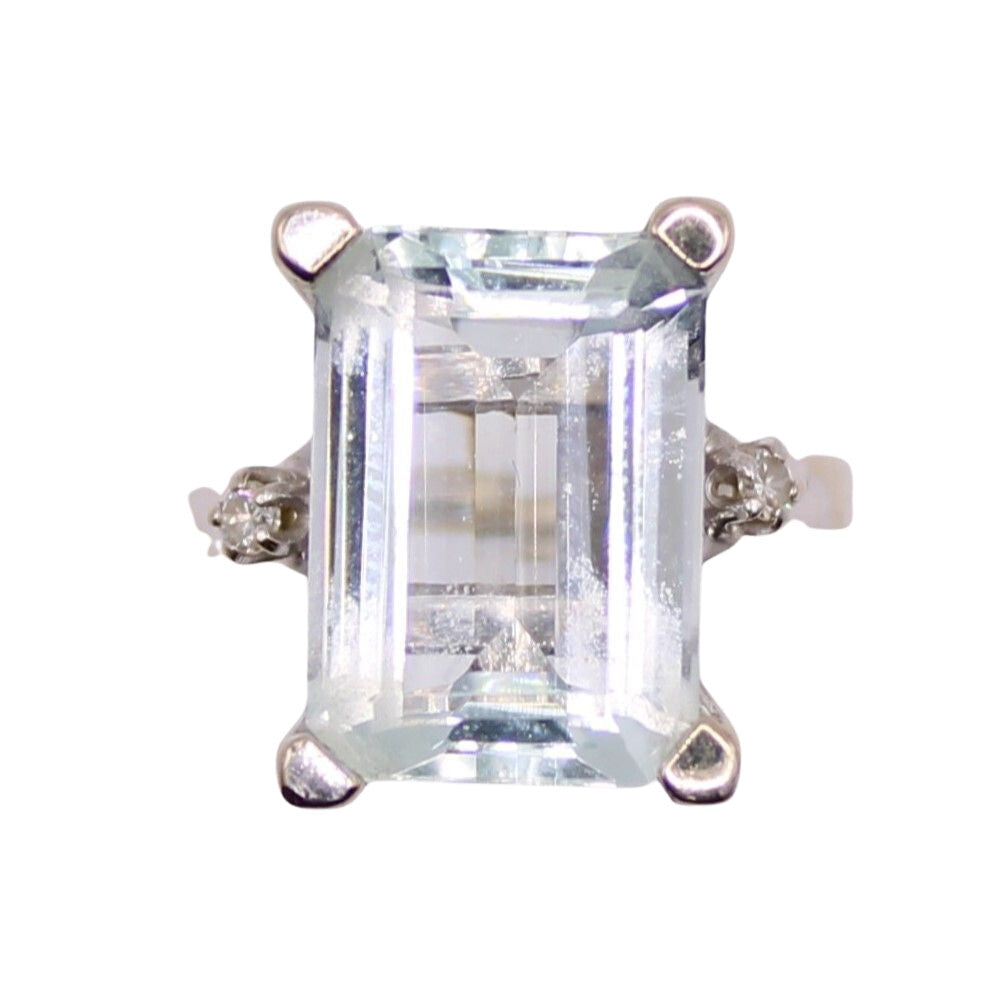 Bague Aigue-Marine rectangle épaulé de diamants sertis sur or blanc - Castafiore