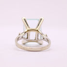 Bague Aigue-Marine rectangle épaulé de diamants sertis sur or blanc - Castafiore