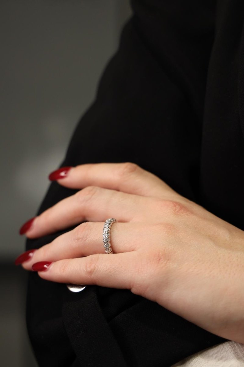 Bague Alliance en or blanc et diamants - Castafiore