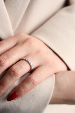 Bague Alliance en or blanc et diamants - Castafiore