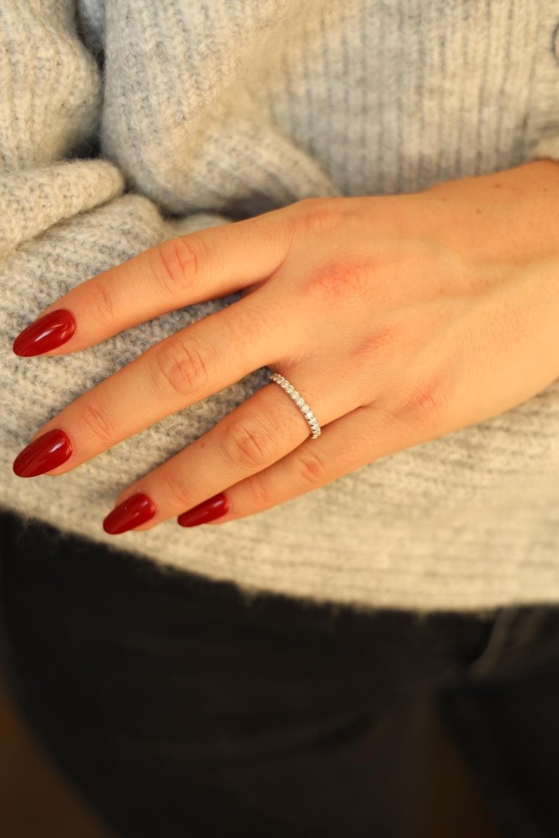 Bague Alliance en or blanc et diamants - Castafiore