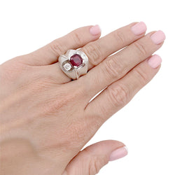 Bague Art Déco BOUCHERON en platine, rubis, diamants. - Castafiore