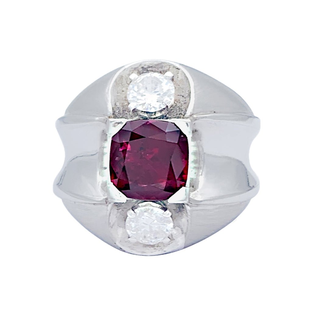 Bague Art Déco BOUCHERON en platine, rubis, diamants. - Castafiore