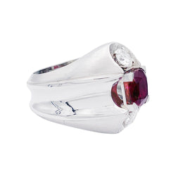 Bague Art Déco BOUCHERON en platine, rubis, diamants. - Castafiore