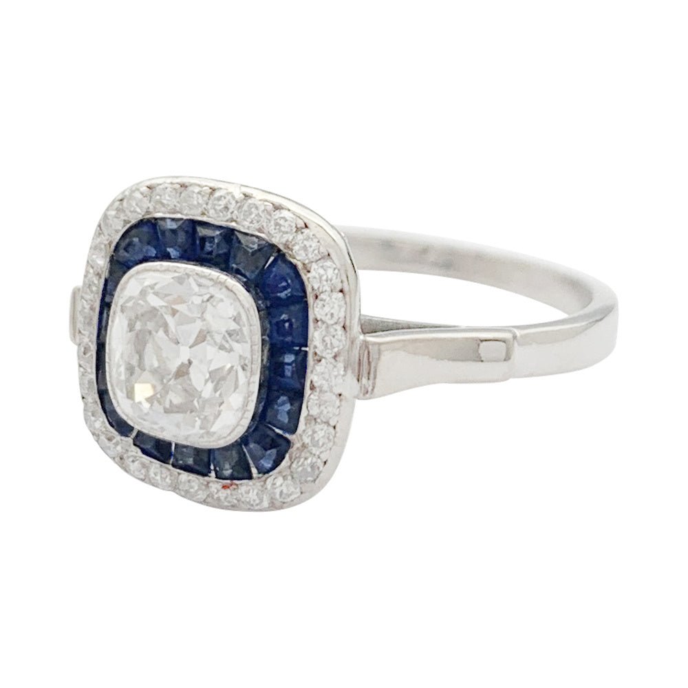 Bague Art déco, diamant coussin, saphirs calibrés - Castafiore