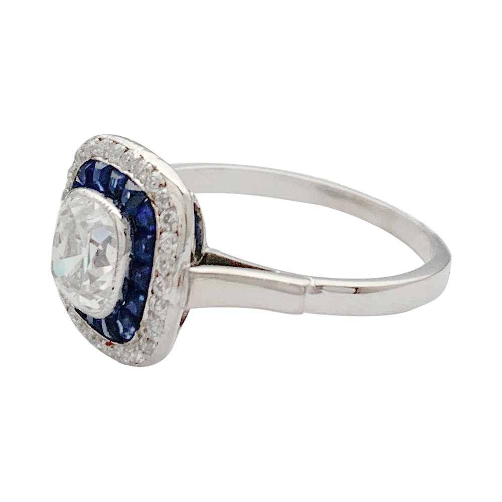 Bague Art déco, diamant coussin, saphirs calibrés - Castafiore