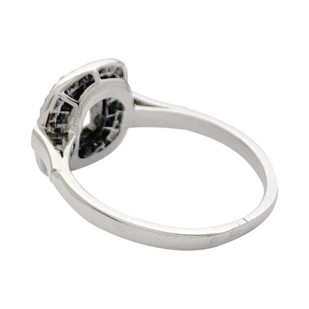 Bague Art déco, diamant coussin, saphirs calibrés - Castafiore