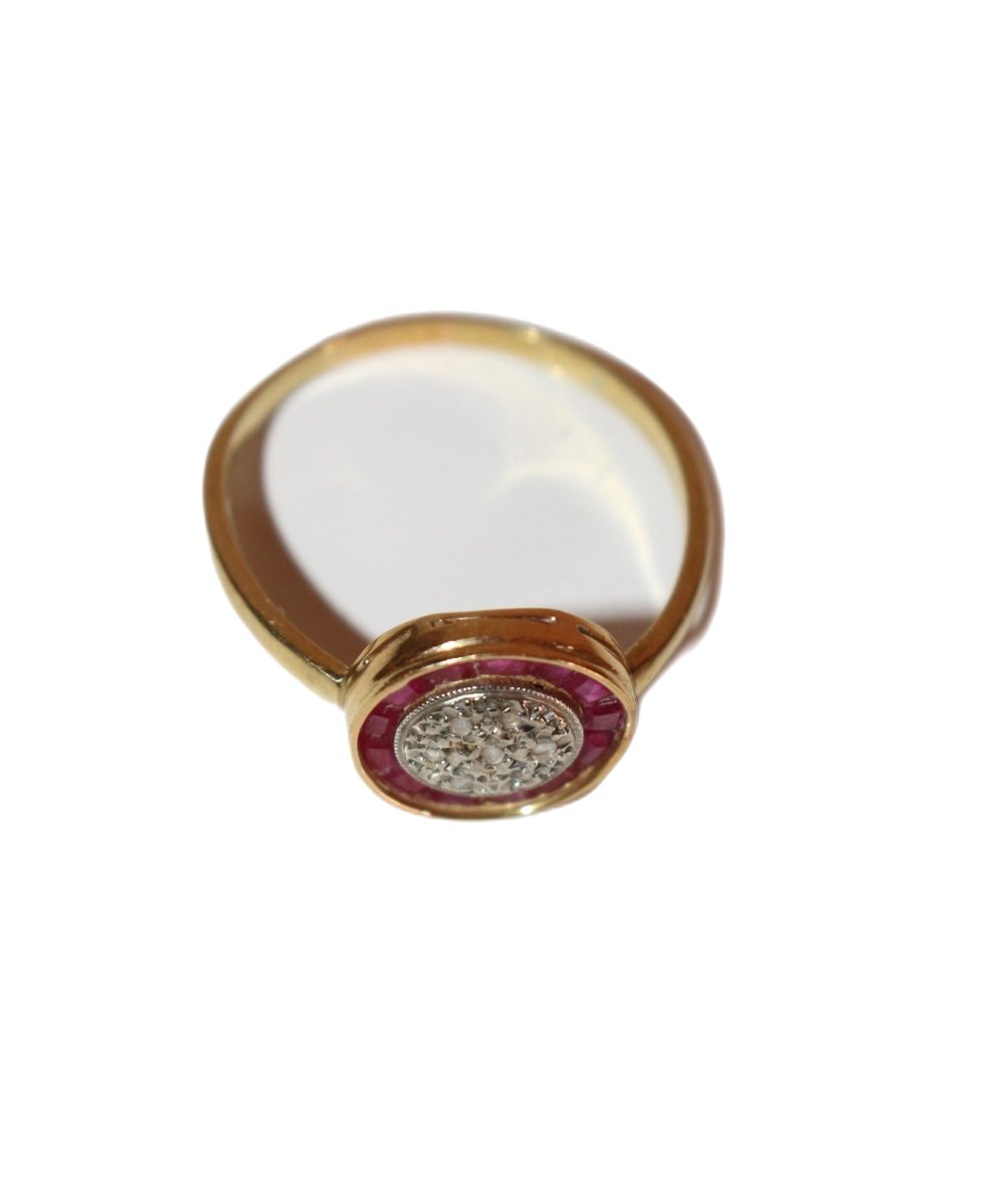 Bague Art Déco ronde rubis et diamants - Castafiore