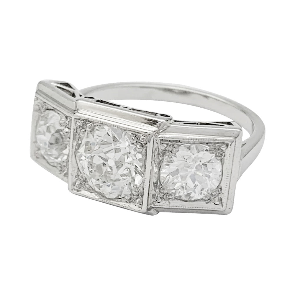 Bague art déco "trilogie" sertie de diamants sur platine - Castafiore