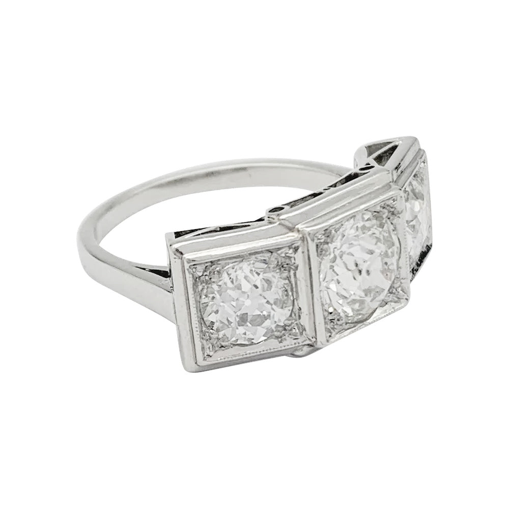 Bague art déco "trilogie" sertie de diamants sur platine - Castafiore