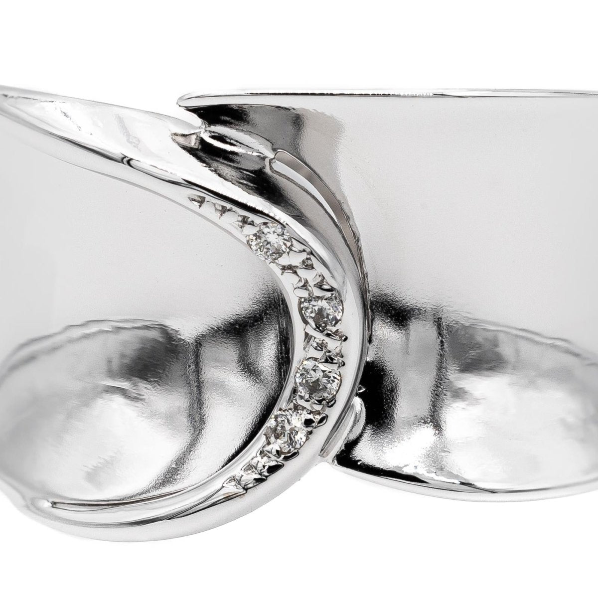 Bague Bandeau en or blanc et diamants - Castafiore