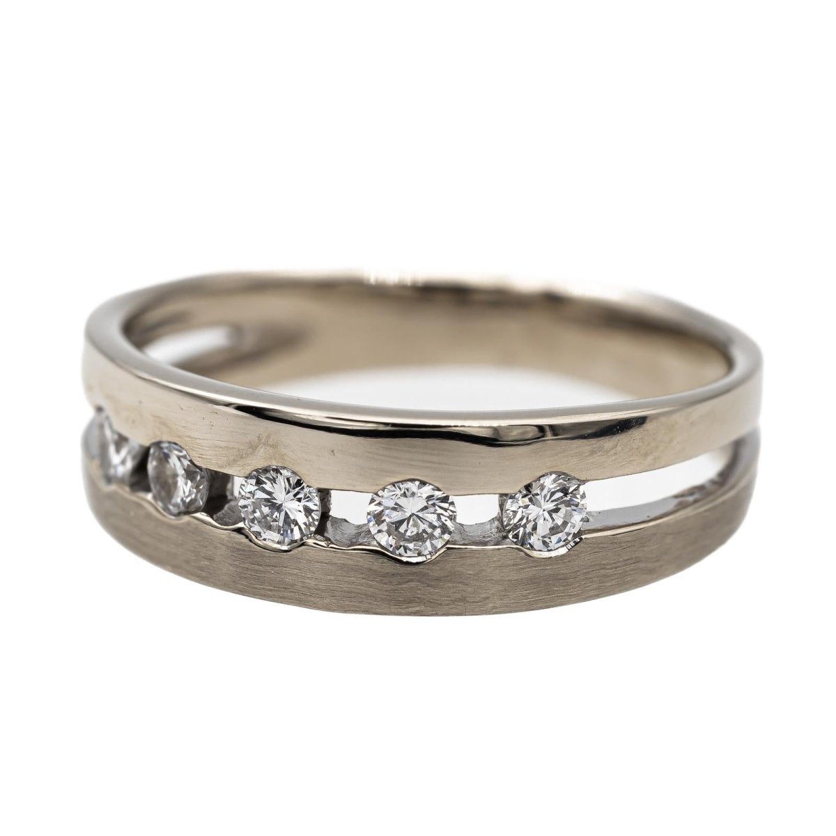 Bague Bandeau en or blanc et diamants - Castafiore