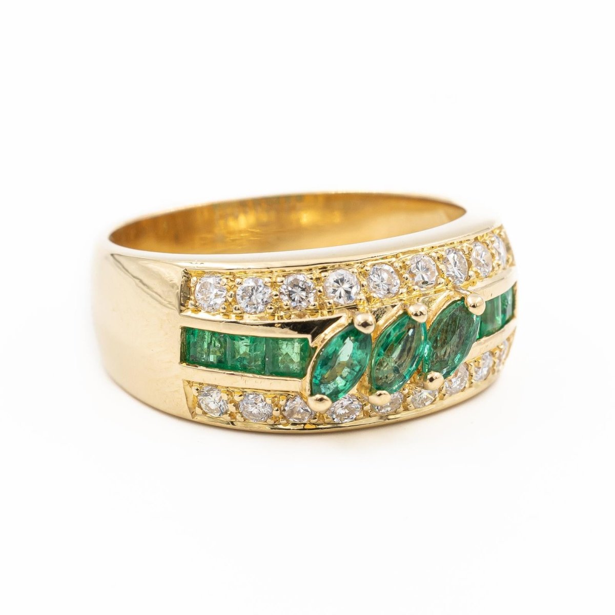 Bague Bandeau en or jaune, diamants et émeraude - Castafiore