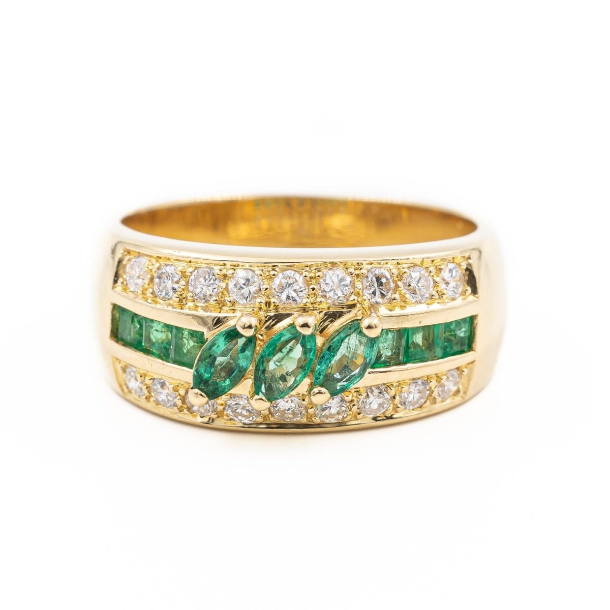 Bague Bandeau en or jaune, diamants et émeraude - Castafiore