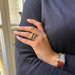 Bague Bandeau en or jaune, saphirs et diamants - Castafiore