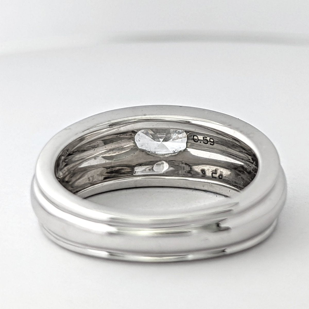 Bague Boucheron "Axelle" en or blanc et diamant - Castafiore