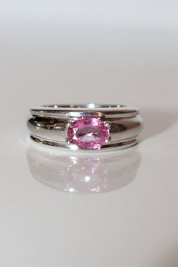 Bague BOUCHERON "Axelle" en or blanc et saphir rose - Castafiore