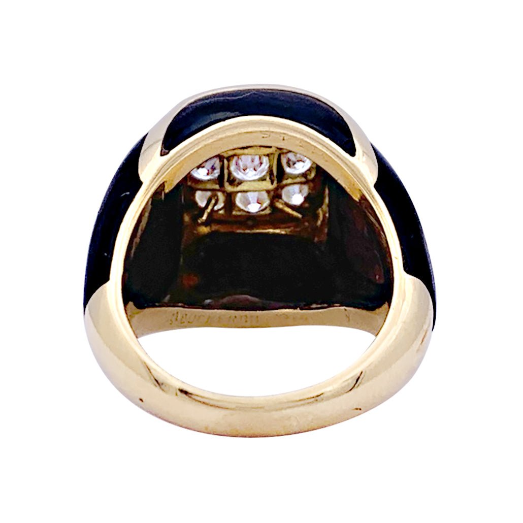 Bague Boucheron, "Chevalière", or jaune, bois et diamants. - Castafiore