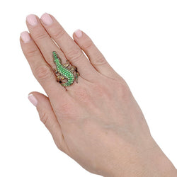 Bague Boucheron Crocodile en or blanc, sertie de diamants et pierres de couleur - Castafiore