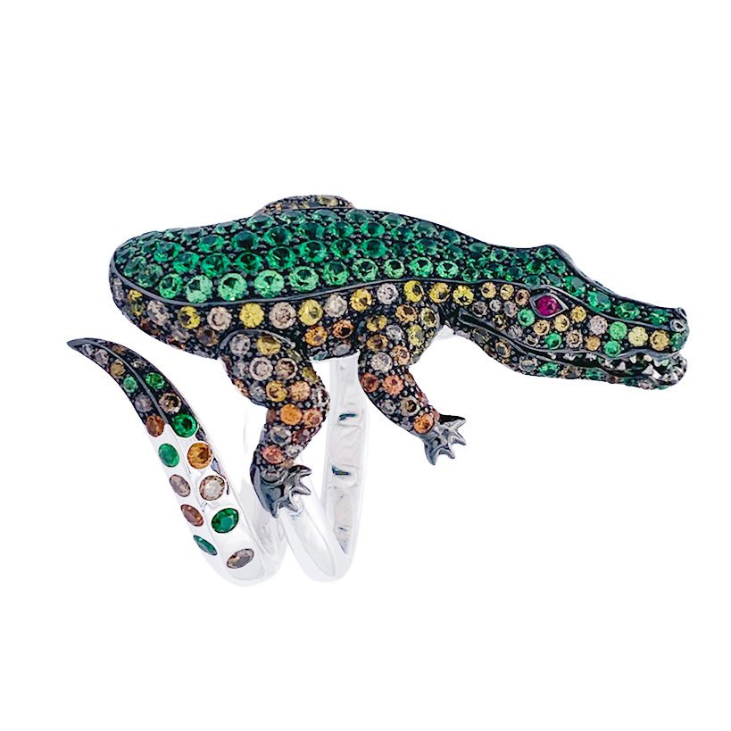 Bague Boucheron Crocodile en or blanc, sertie de diamants et pierres de couleur - Castafiore